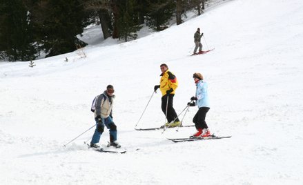 Informacja o darmowych karnetach przyciągnęła uwagę narciarzy