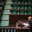 Wiceminister finansów Piotr Patkowski na sali plenarnej Sejmu