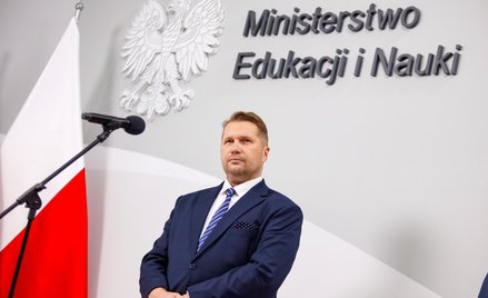 Prezydent waha się, czy podpisać ustawę przygotowaną przez ministra Przemysława Czarnka
