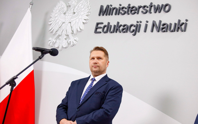 Prezydent waha się, czy podpisać ustawę przygotowaną przez ministra Przemysława Czarnka