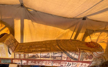 Egipt: Odkryto 27 nietkniętych sarkofagów sprzed 2500 lat