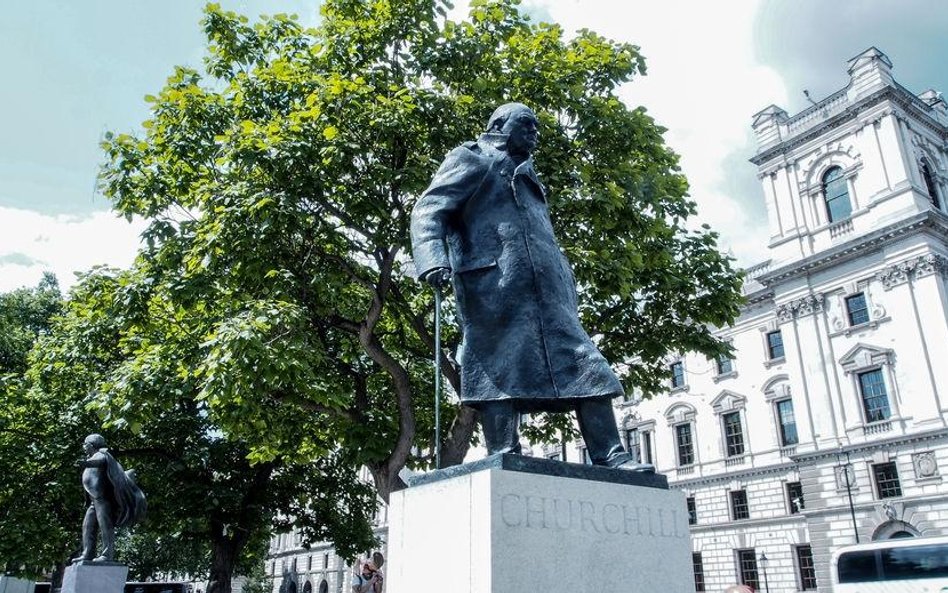 Pomnik Winstona Churchilla na Parliament Square