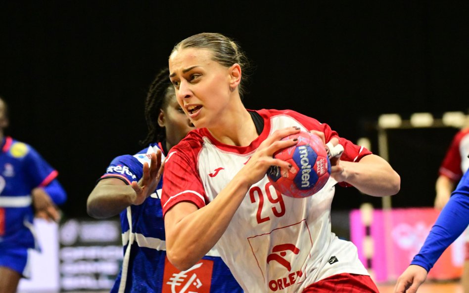 Katarzyna Cygan podczas meczu grupy F mistrzostw świata piłkarek ręcznych z Holandią, 2 grudnia