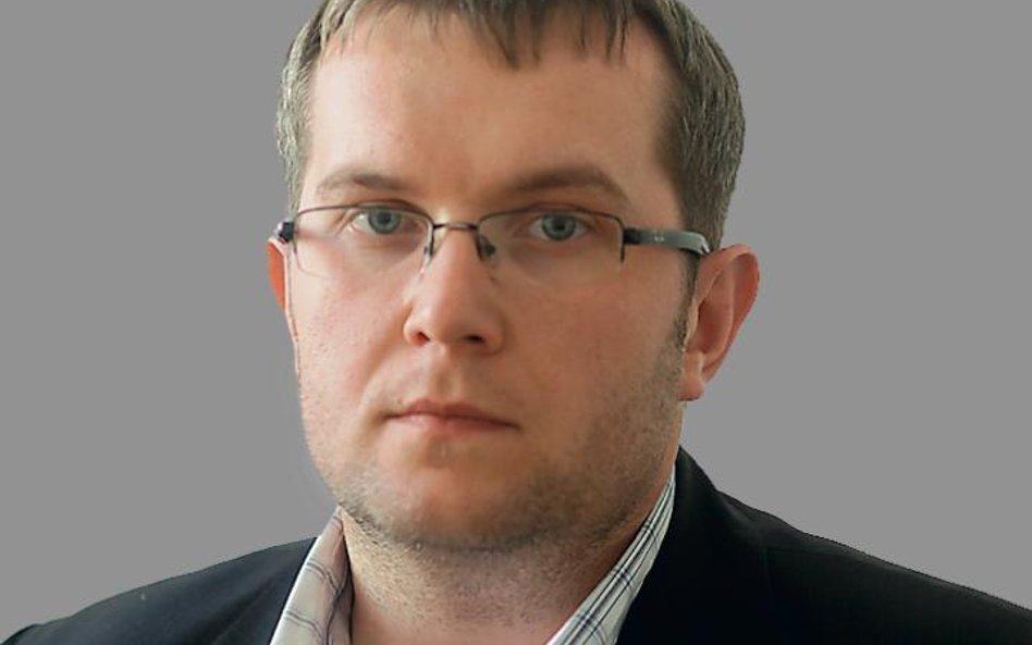 Dawid Błaszczyk, KBC Securities