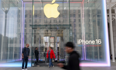 W wyniku ceł Donalda Trumpa ceny iPhone'a 16 mogą wzrosnąć o ponad 30 proc.