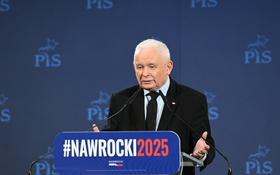 Prezes Prawa i Sprawiedliwości Jarosław Kaczyński podczas spotkania z wyborcami w Domu Kultury w Gry