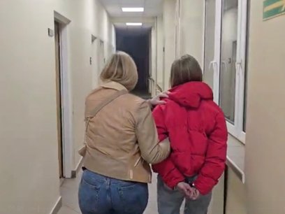 Aby zwiększyć swoje szanse na otrzymanie pożyczki w dużej wysokości, kobieta postanowiła nagiąć rzec