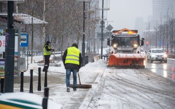 Na 1500 km ulic może pracować jednorazowo nawet ponad 300 pługów i posypywarek