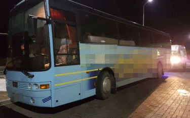 Kierowca tego autobusu dowoził pasażerów do pracy przez niemal 65 godzin bez przerwy