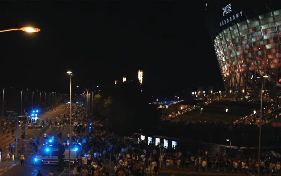 Działania policjantów podczas koncertu na Stadionie Narodowym w Warszawie
