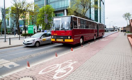 Radny PiS chce arcybiskupa na przystanku
