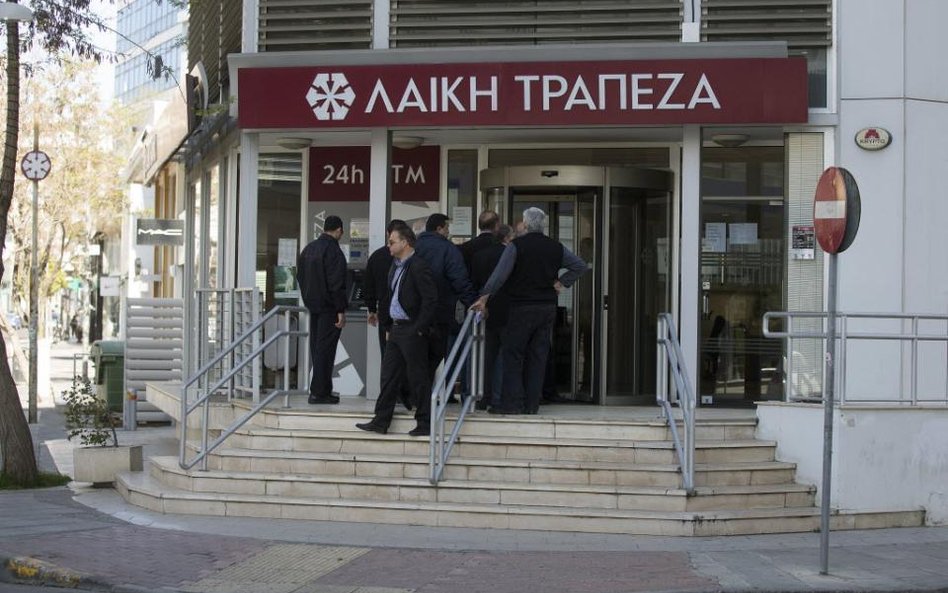Cypr łagodzi kontrolę banków