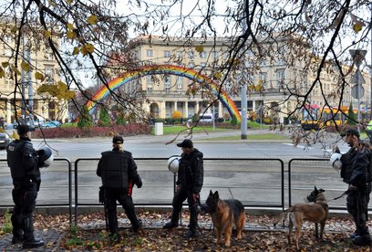 Policjanci ochraniający „Tęczę” 11 listopada 2014 roku