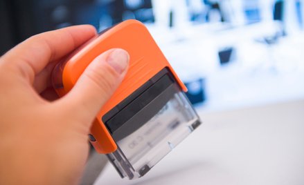 Niezbędnik przedsiębiorcy: ustawa deregulacyjna * aparat słuchowy i benefity dla samozatrudnionych w