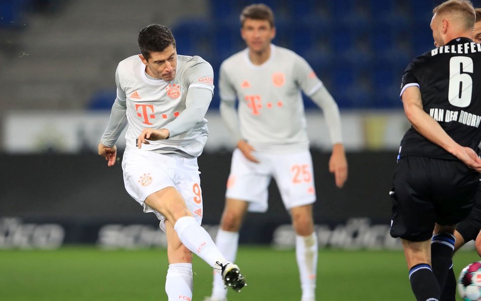 Robert Lewandowski i Thomas Mueller zdobyli już dla Bayernu w tym sezonie Bundesligi dziesięć bramek