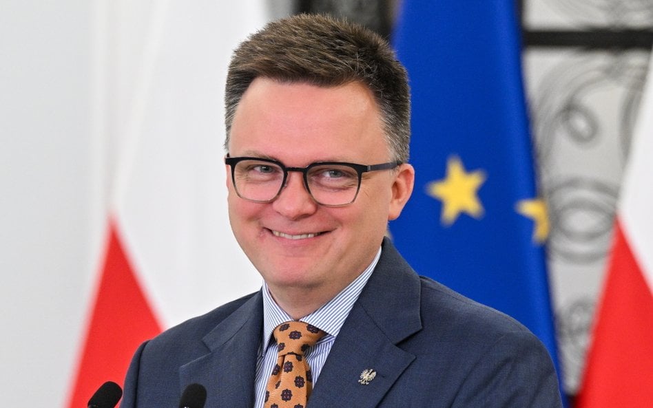 Dziś największym problemem Szymona Hołowni (na zdjęciu) jest to, że coraz trudniej za nim trafić.