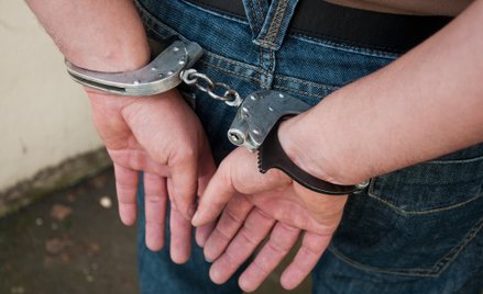 Łowcy pedofilów złowili policjanta. Co dalej?