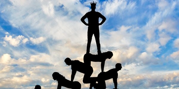 Narcyz nie wyrządza tak poważnych szkód jak osobowości antyspołeczne. Psycholożka obala mity