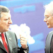 Herman Van Rompuy (z prawej) przedstawił kolejny projekt międzyrządowego traktatu, który ma zaostrzy