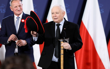 Jarosławowi Kaczyńskiemu nie chodzi o wiarę, Kościół i Jana Pawła II, ale o politykę i jego własną p