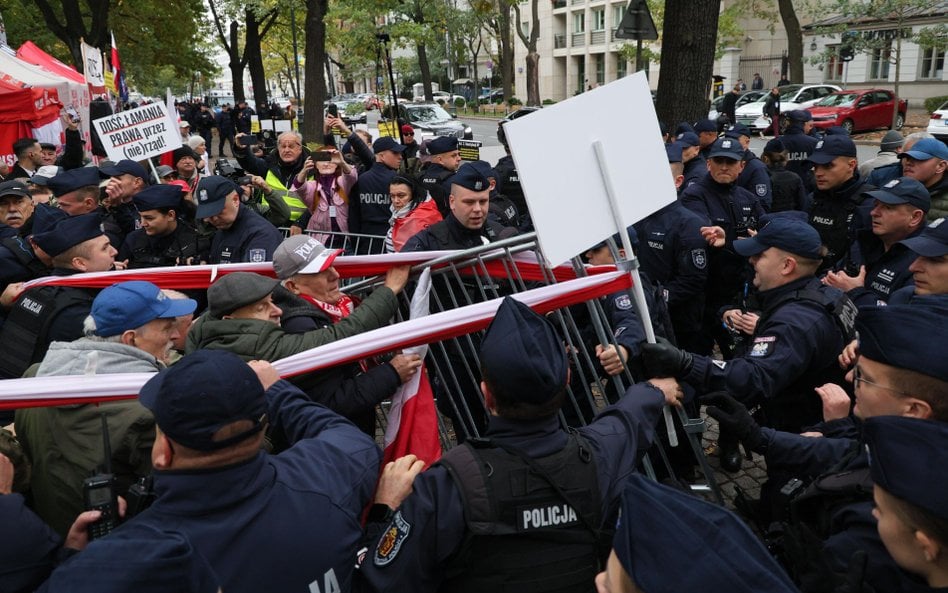 Przepychanki pod TK, 14 października