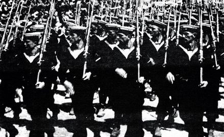 Defilada marynarzy podczas Dni Morza, czerwiec 1939 r.