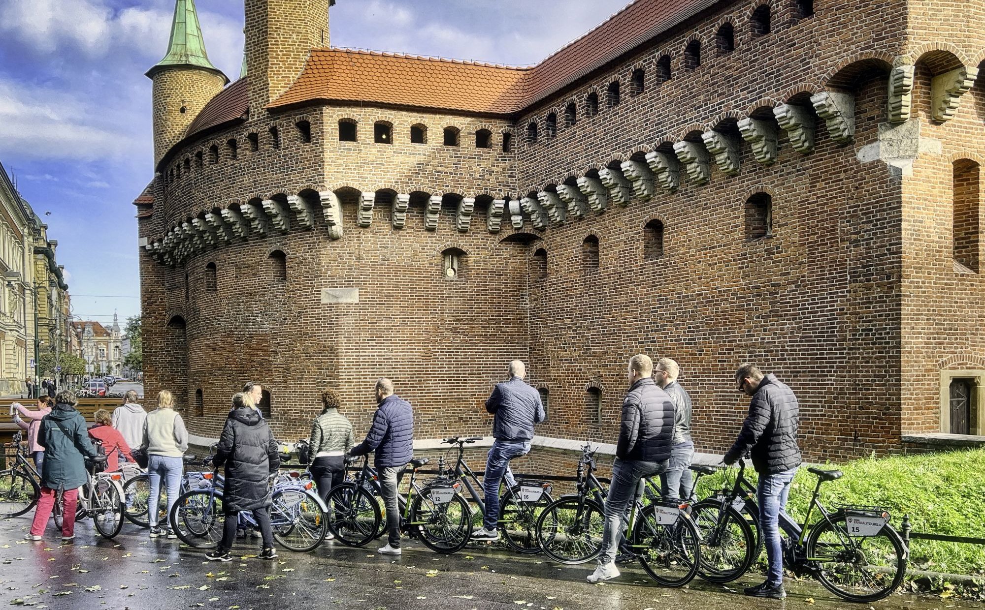 Turystyka jesienią – mniej city breaków w Polsce, więcej wyjazdów za granicę