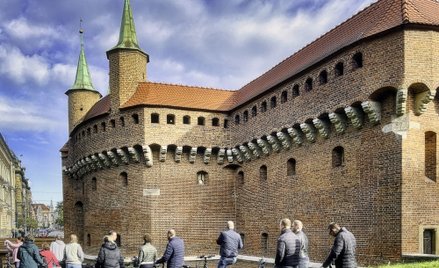 Brytyjski gigant turystyczny sprzedaje już zimę 2025/26. Dużo więcej Krakowa