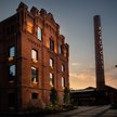 Monopolis, którego częścią jest restauracja Przy Kominie, to unikatowy kompleks biurowo-rozrywkowy, 