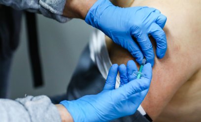 Czy można zaliczyć wydatki na zakup szczepionki, przeprowadzenie kwalifikacji medycznej oraz zabiegu