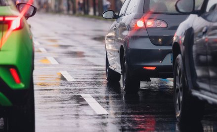 Fiskus chce opodatkować zwrot wydatków na auto od ośrodka pomocy
