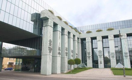 Nawet jaskrawe naruszenie przepisów nie wystarczy do stwierdzenia niezgodności z prawem rozstrzygnię