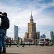 Sondaż: Polacy boją się koronawirusa mniej niż Włosi