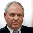 Sylwester Cacek zaczynał od firmy kredytującej zakup aut z siedzibą w podwarszawskim Piasecznie