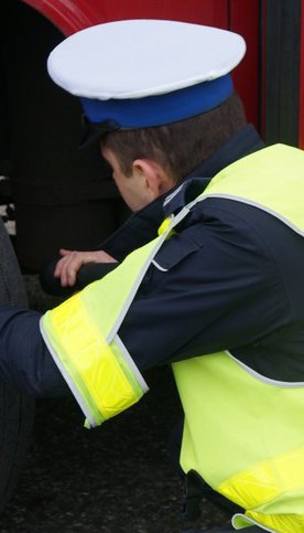 W czasie ferii prowadzone będą wzmożone kontrole autokarów przewożących dzieci i młodzież na zimowis