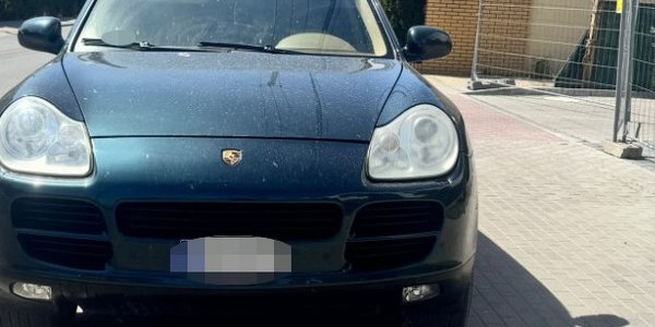 Pijany kierowca Porsche wiózł dzieci i uciekał przed policją. Straci samochód