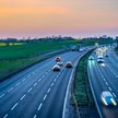 Autostrada A2 z czterema pasami w jednym kierunku