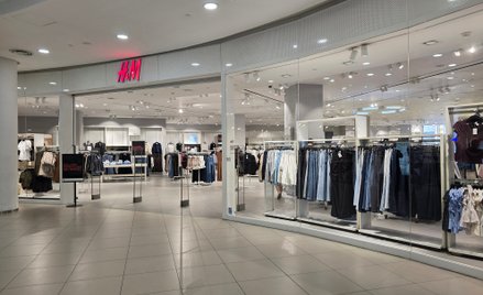 Od 2022 r. liczba sklepów znanej marki spadła o ponad 600, tylko w ostatnim półroczu zamknięto 136 z