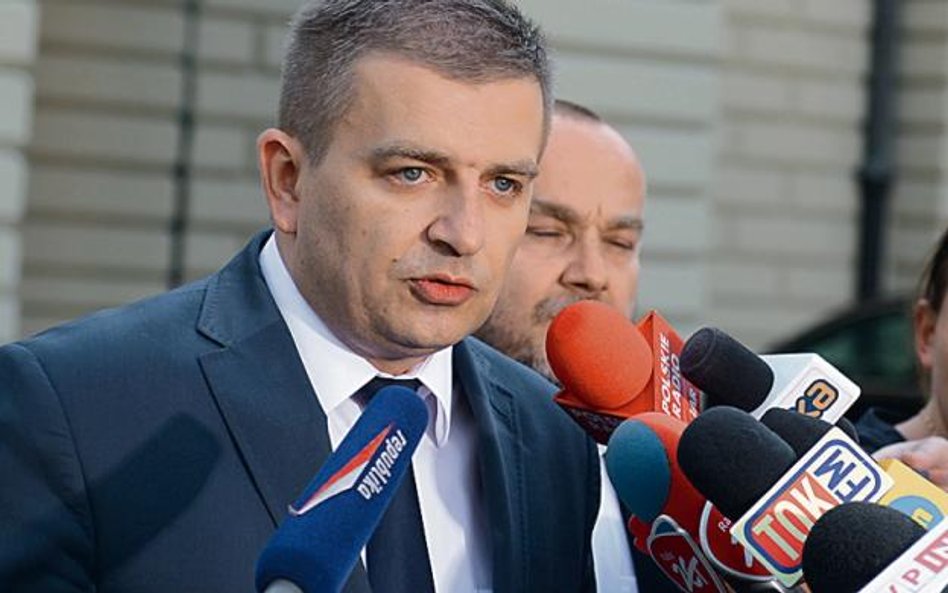Bartosz Arłukowicz, minister zdrowia, zarzuca prof. Bogdanowi Chazanowi złamanie prawa, ponieważ odm