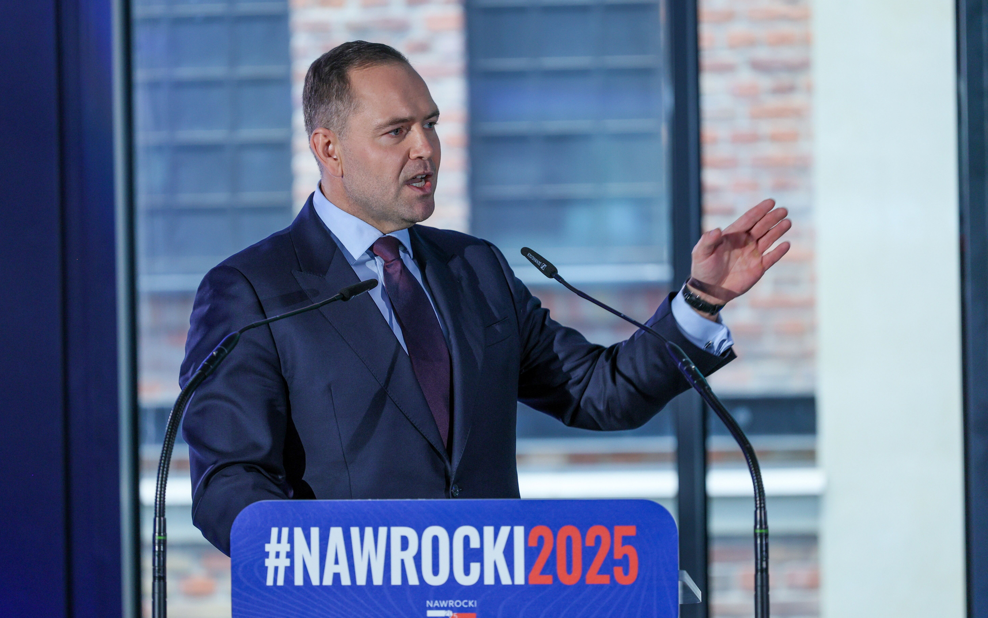 Smerf Gospodarz zaprasza do Końskich na debatę. Jest odpowiedź Karola Nawrockiego