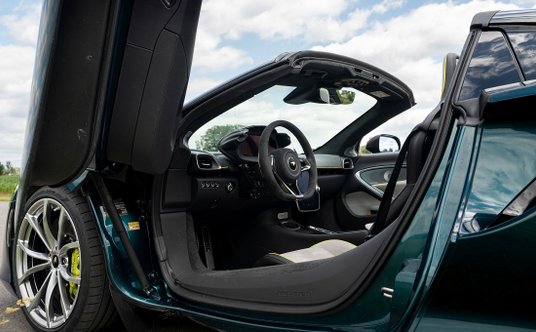 Masywny próg to kawałek monokoku