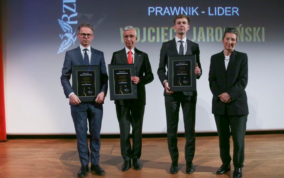 Bartosz Krużewski - kancelaria Clifford Chance, Grzegorz Namiotkiewicz - kancelaria Clifford Chance,