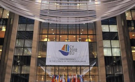Negocjacje częściej niż w sali obrad toczą się w kulurach brukselskiej siedziby Rady Europejskiej