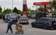 Na stacjach benzynowych na okupowanym Krymie brakuje paliwa
