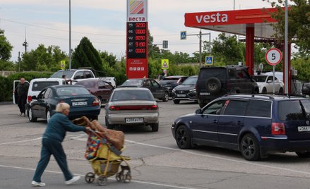 Na stacjach benzynowych na okupowanym Krymie brakuje paliwa