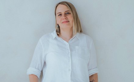 – Kocham Warszawę. Co roku przyjeżdżam tu, żeby pospacerować i kupić książki – mówi Zane Štāla. Tłum