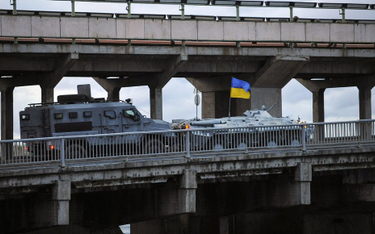 Kijów: Mężczyzna na moście groził jego wysadzeniem. Aresztowany po dwóch godzinach