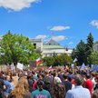 Protest naukowców pod Sejmem. Żądają podwyżek i 3 proc. PKB na naukę