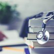 Lekarze na skróty: Studia lekarskie bez matury z przedmiotów ścisłych możliwe