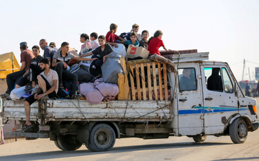 Strefa Gazy. Palestyńczycy uciekają z Rafah z powodu działań wojennych wojsk Izraela